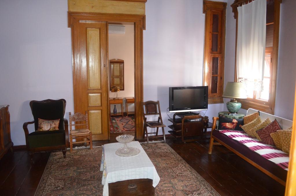 Bonjour Pension Айвалык Экстерьер фото