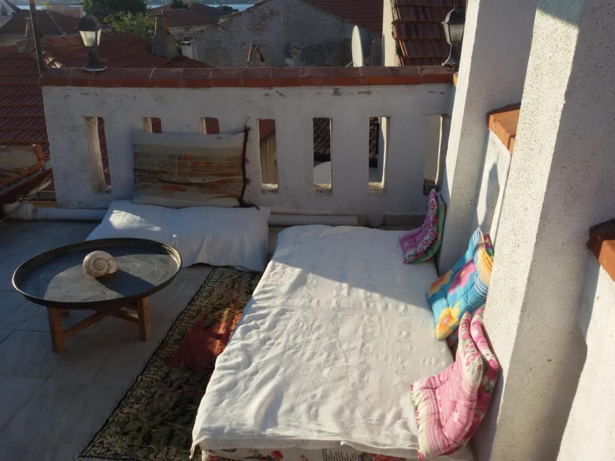 Bonjour Pension Айвалык Экстерьер фото