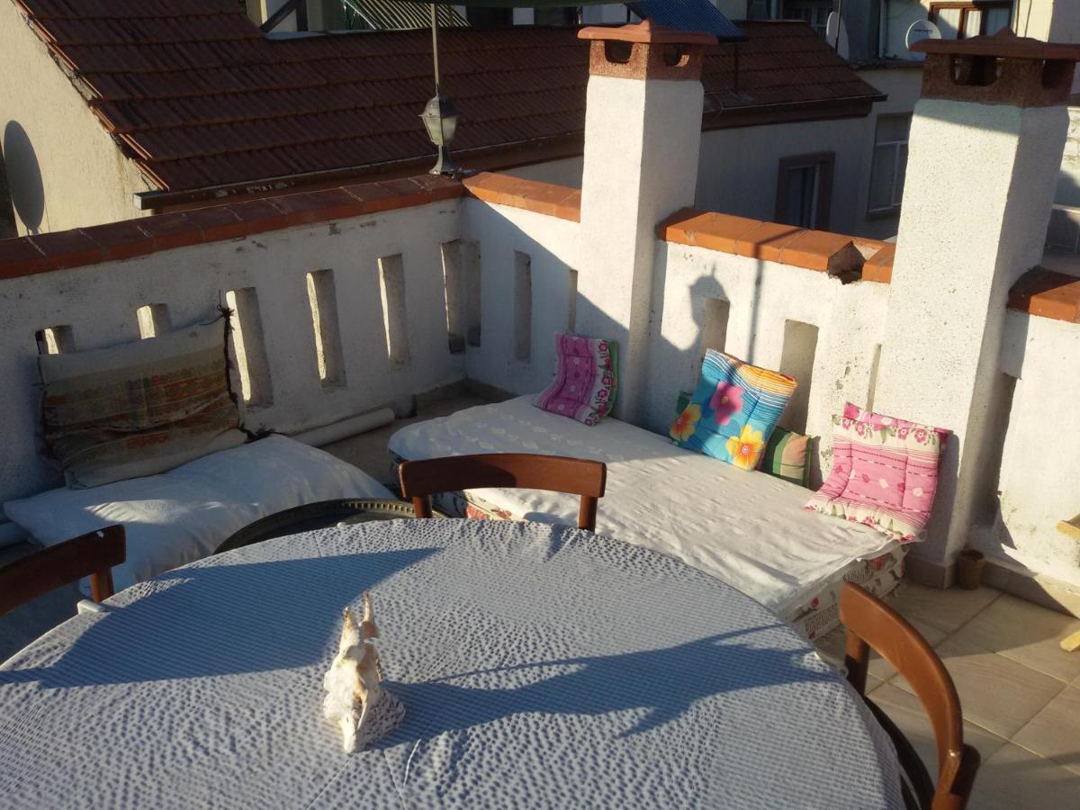 Bonjour Pension Айвалык Экстерьер фото